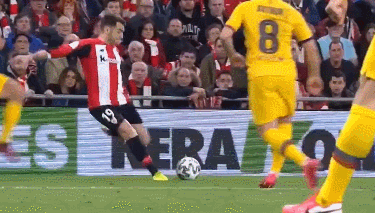 C罗临门一脚不射想让队友求饶，结果直接移球门 给他看傻了#足