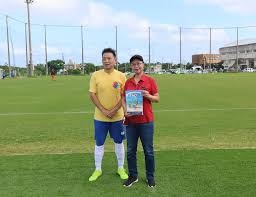 - 詹姆斯总绝杀数远超杜兰特，季后赛绝杀优势显著。／／[@且听风吟]：不是聊关键球吗